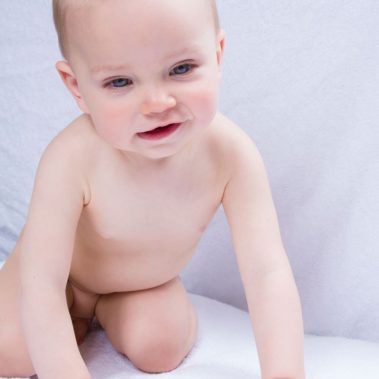 Bébé - Haptis situé à Perwez propose des ateliers et des cours de kinésithérapie, ostéopathie et massage bébé.