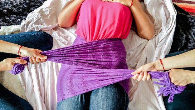 Le bandage du ventre, une technique ancestrale
