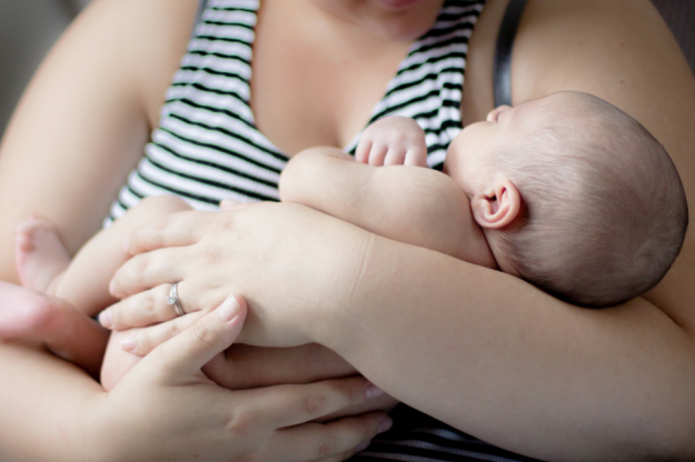 Une consultante en lactation