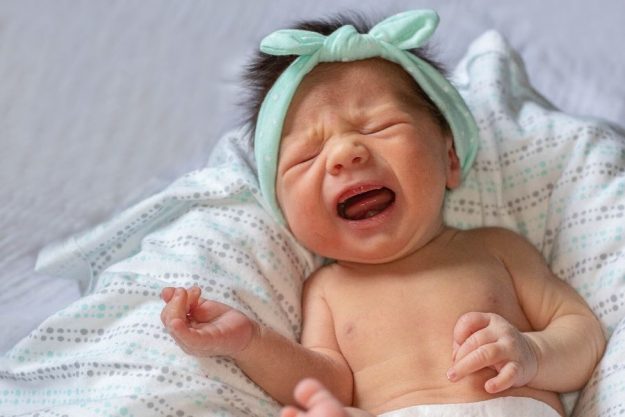 pleurs nourrissons ostéopathie