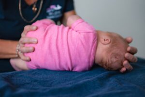 Les postures asymétriques du nourrisson